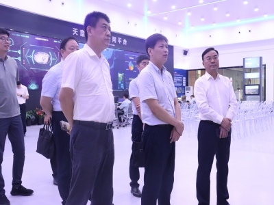 省工業(yè)和信息化廳工業(yè)互聯(lián)網(wǎng)處處長韋偉一行蒞臨天意機械調(diào)研指導