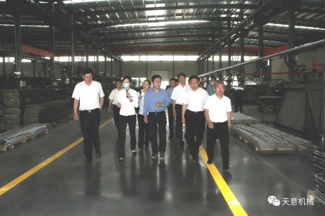 市聯合調研組對天意機械入選省優(yōu)選項目的 裝配式建筑自動化PC生產線進行現場調研